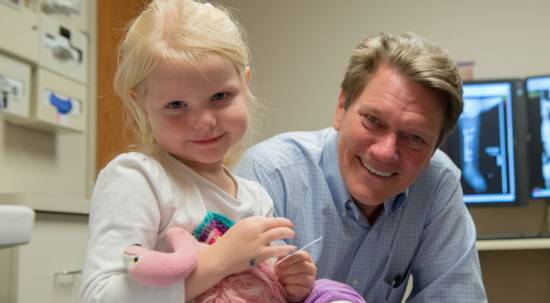 Limb lengthening condition Gillette Children's patient Katelyn with Mark Dahl, MD.