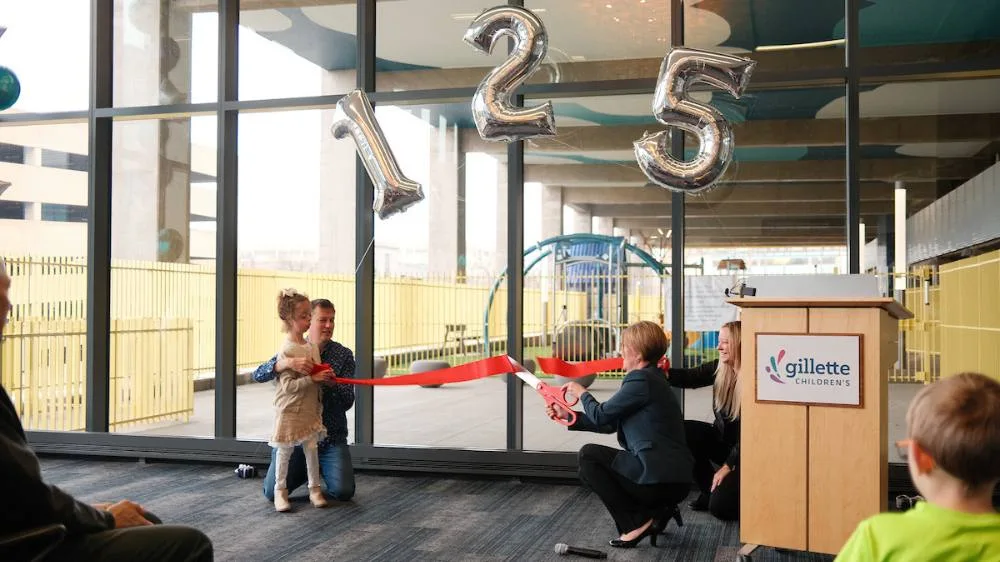Photo of ribbon cutting at Gateway Plaza.