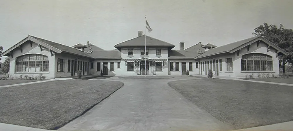 Photo of hospital located on Lake Phalen.
