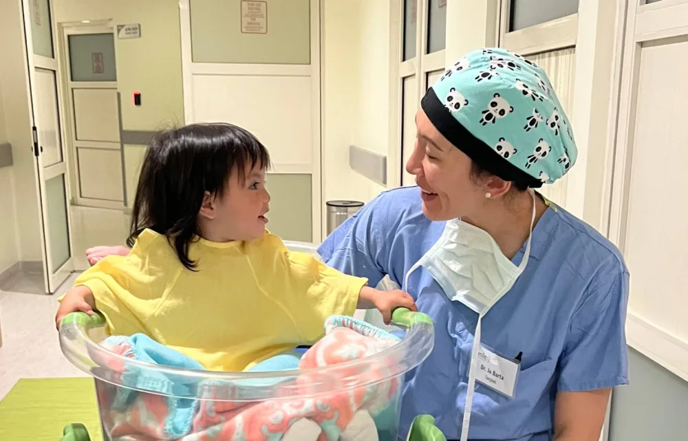 Dr. Barta chats with a craniofacial patient in Ajijic, Mexico in 2025.