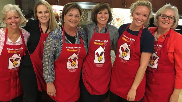 https://www.gillettechildrens.org/assets/uploads/tiles/ronald-mcdonald-volunteers-tile.jpg